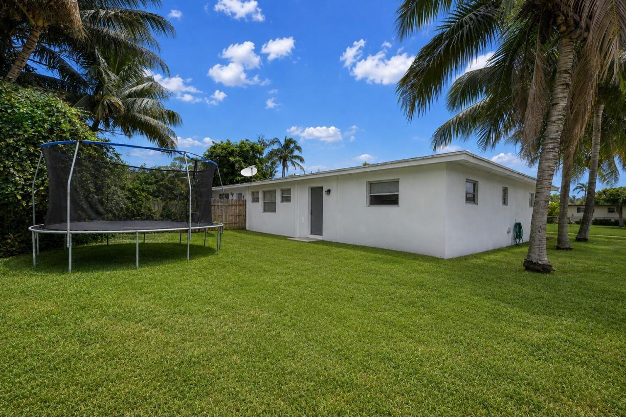 415 Fleming Avenue, Greenacres, FL 33463 Photo