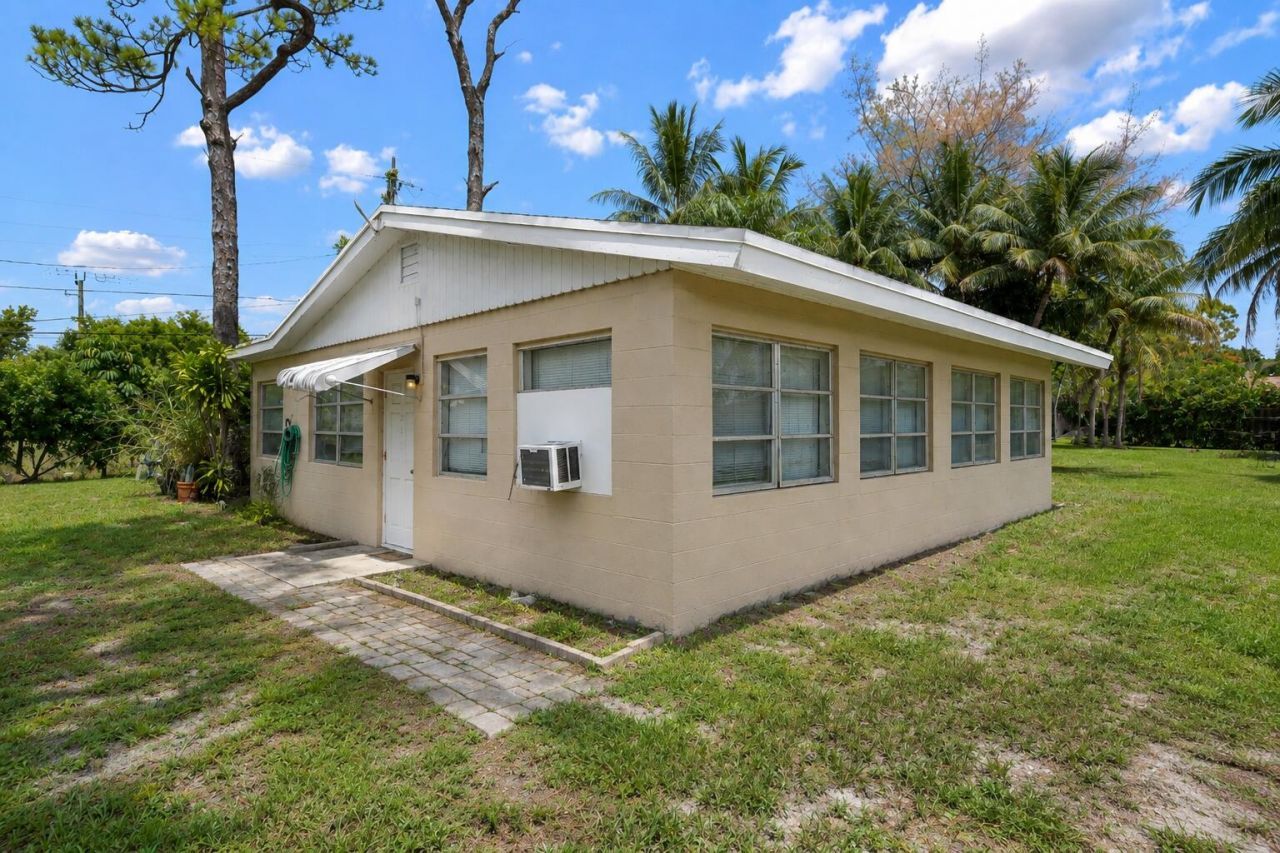 415 Fleming Avenue, Greenacres, FL 33463 Photo