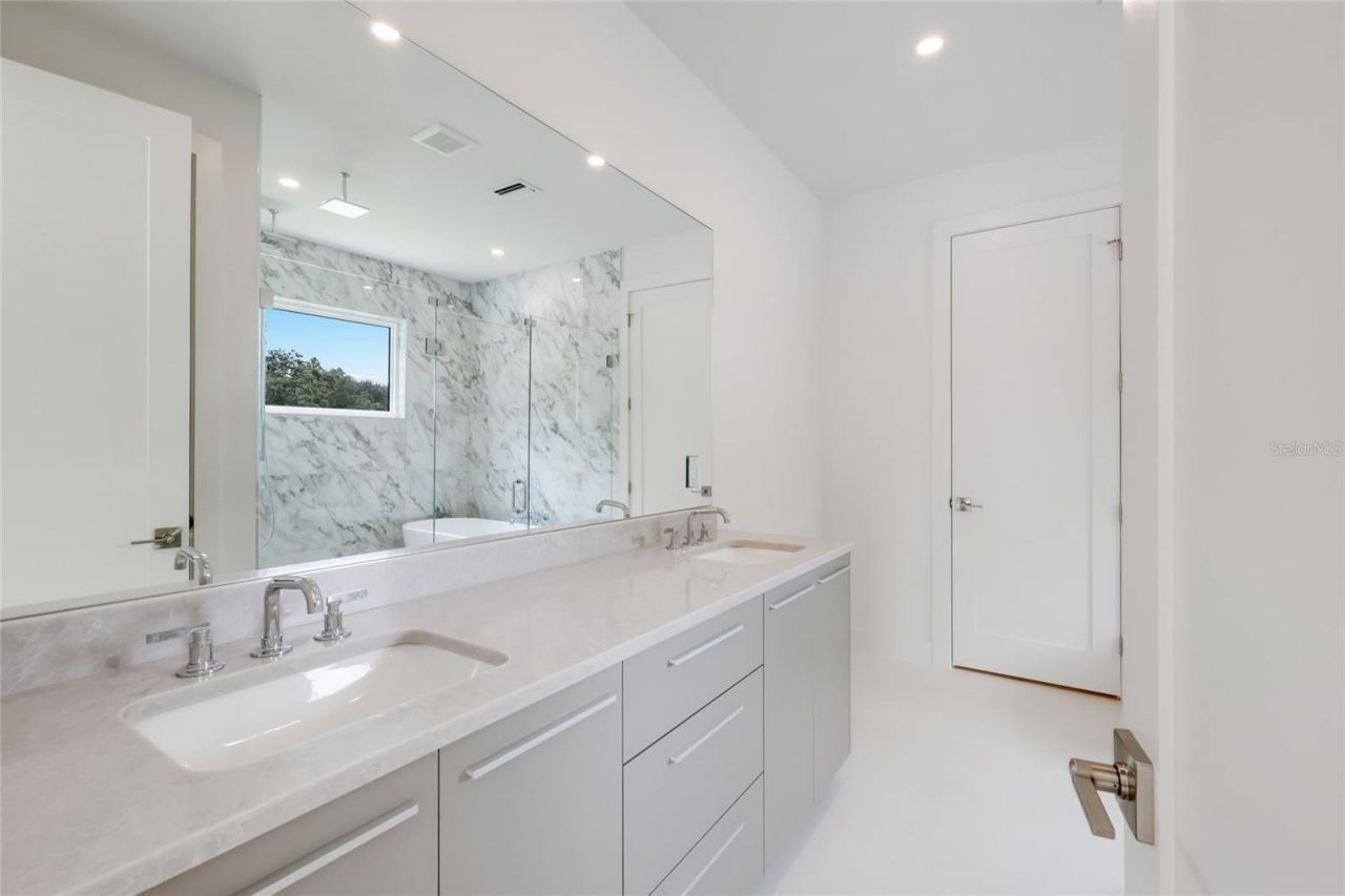 2596 Floyd Street, Sarasota, FL 34239 Photo