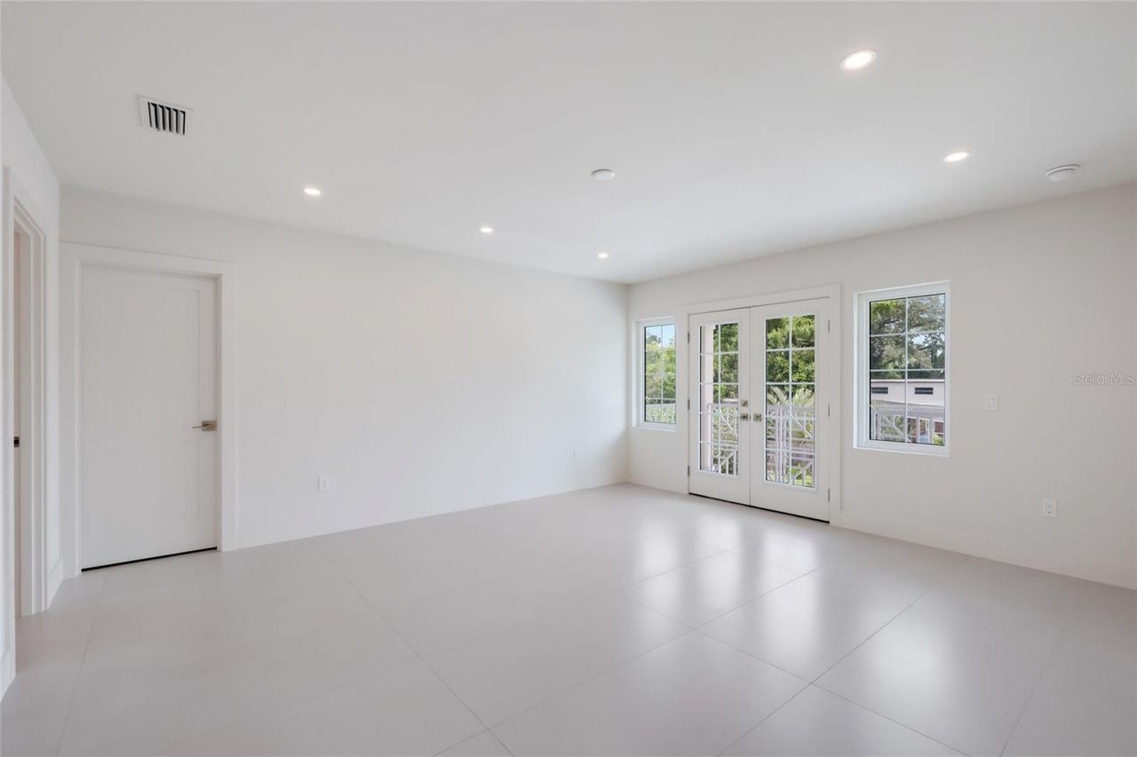 2596 Floyd Street, Sarasota, FL 34239 Photo