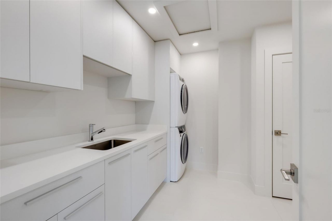 2596 Floyd Street, Sarasota, FL 34239 Photo