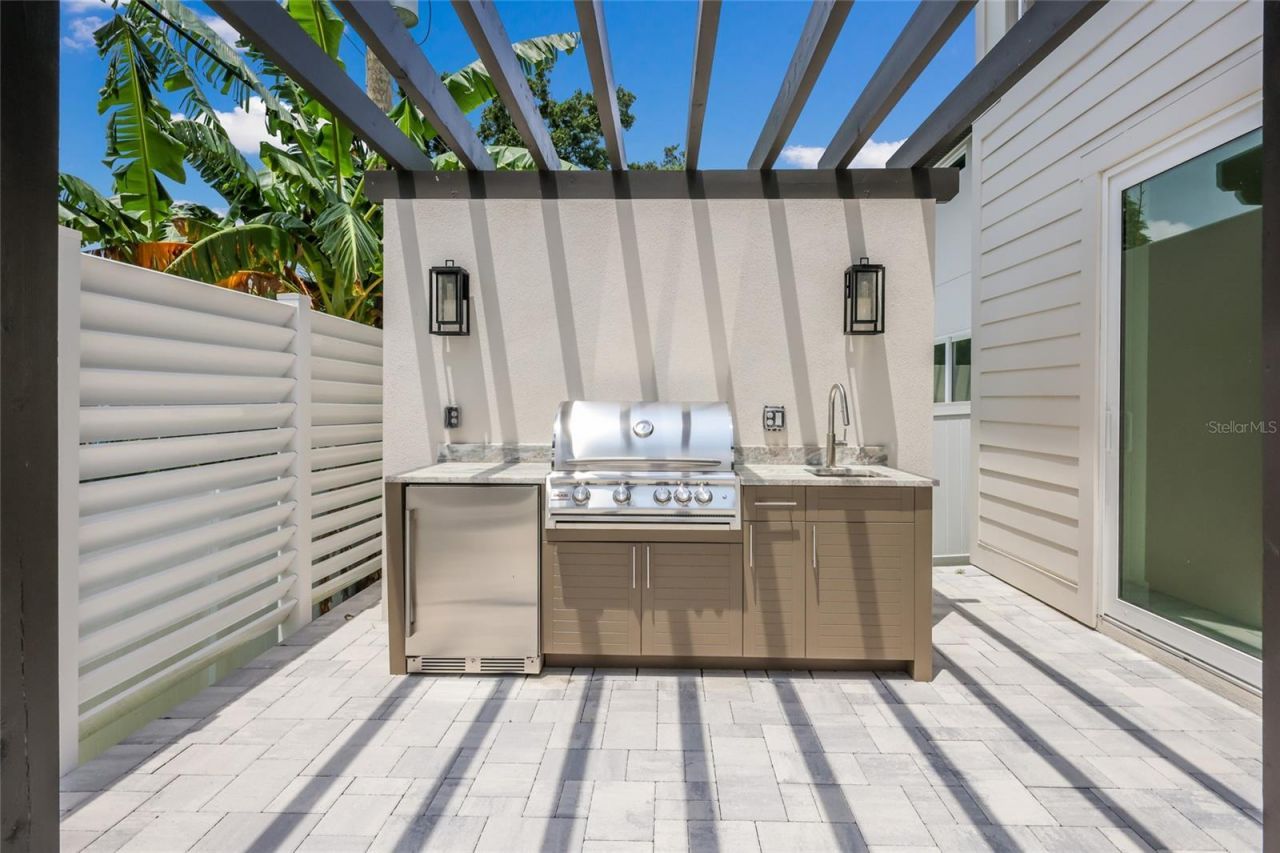 2596 Floyd Street, Sarasota, FL 34239 Photo