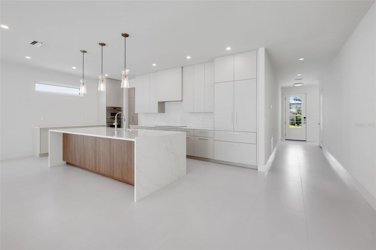 2596 Floyd Street, Sarasota, FL 34239 Photo