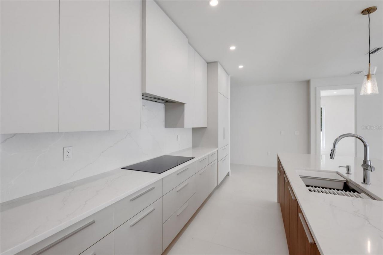 2596 Floyd Street, Sarasota, FL 34239 Photo
