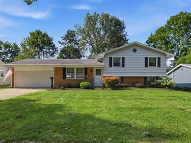 27 Avon Dr, Lexington, OH 44904