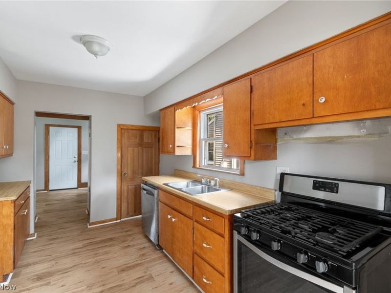 2247 18th Street SW, Kenmore, OH 44314 Photo 10