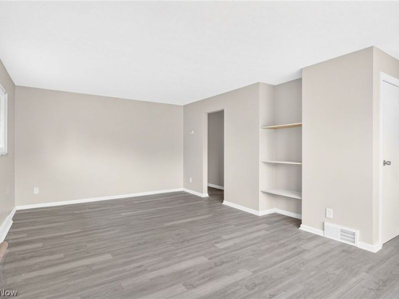 16313 Elberta Avenue, Cleveland, OH 44128 Photo 8