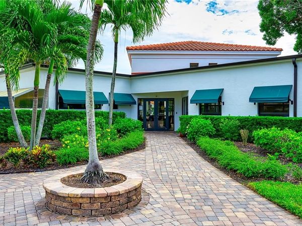 583 Beachwalk CIR, Unit Q-203, NAPLES, FL 34108