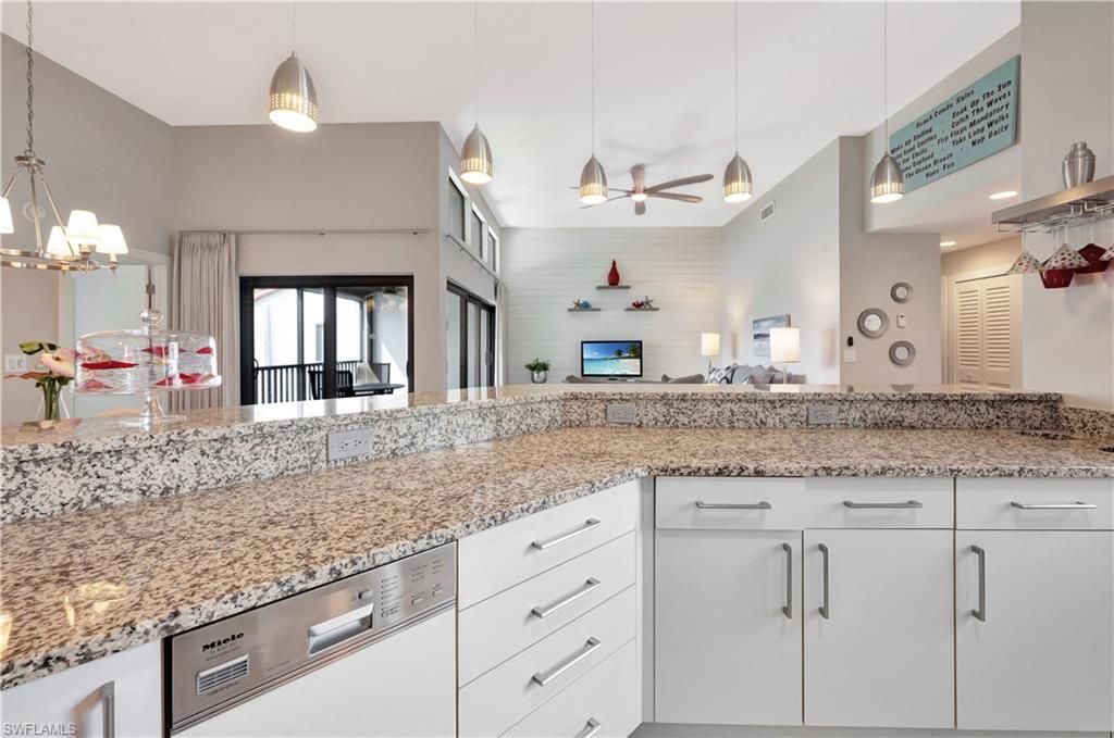 583 Beachwalk Cir, Unit Q-203, Naples, FL 34108 Photo