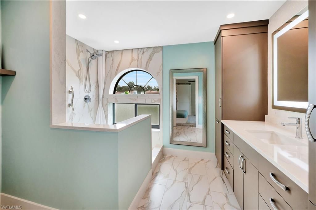 583 Beachwalk Cir, Unit Q-203, Naples, FL 34108 Photo