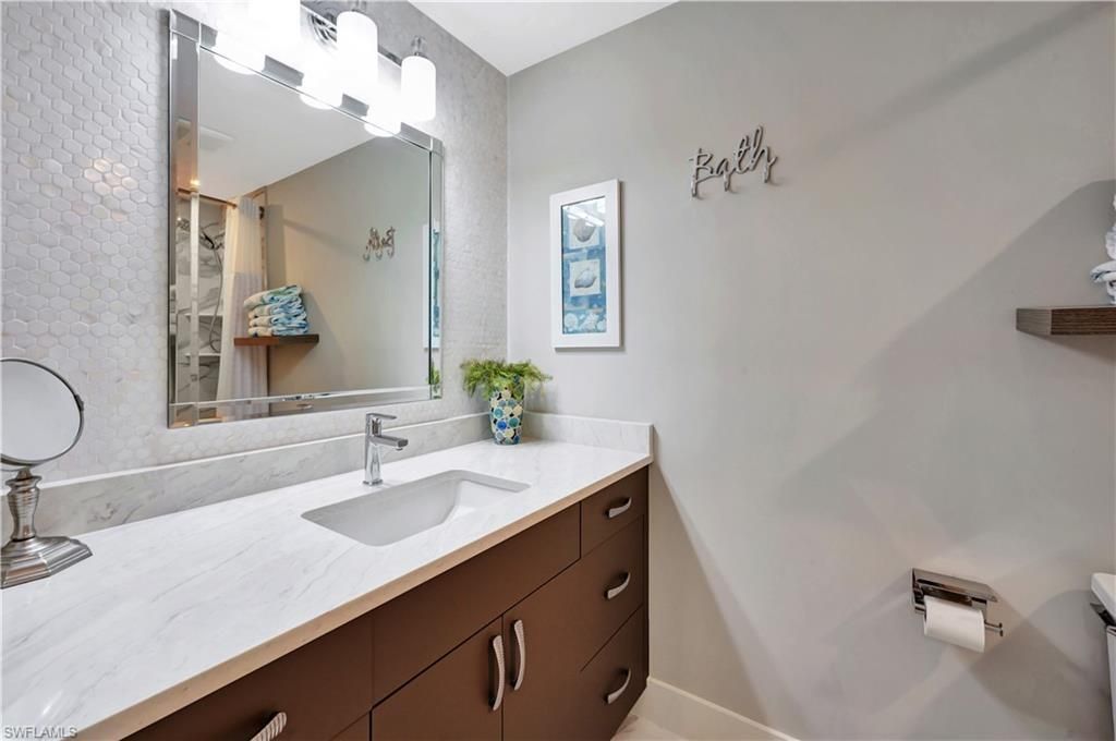 583 Beachwalk Cir, Unit Q-203, Naples, FL 34108 Photo