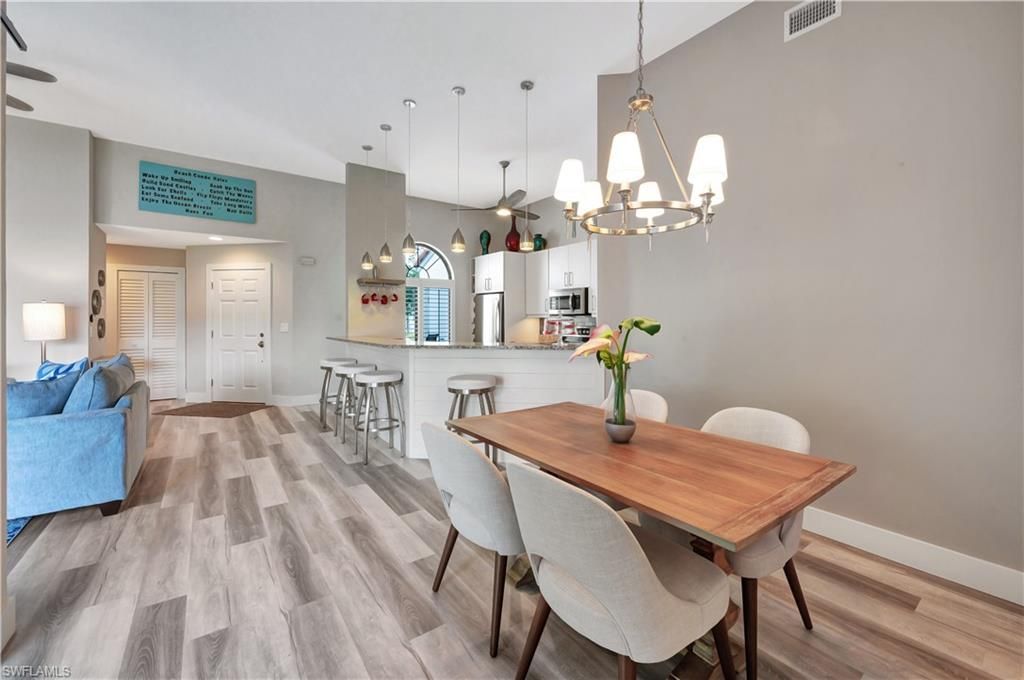 583 Beachwalk Cir, Unit Q-203, Naples, FL 34108 Photo