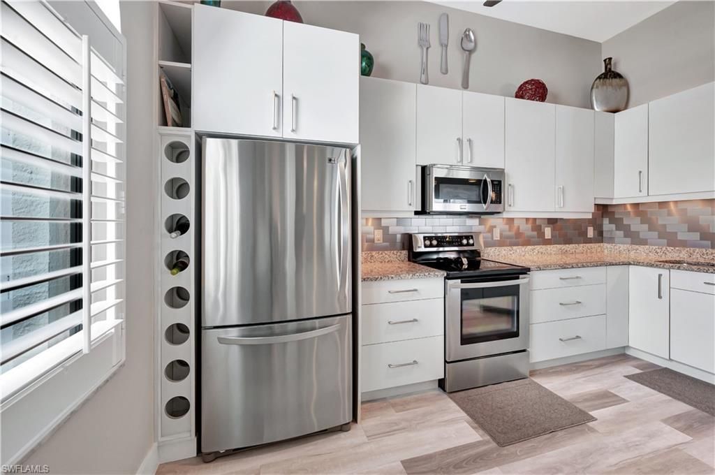 583 Beachwalk Cir, Unit Q-203, Naples, FL 34108 Photo