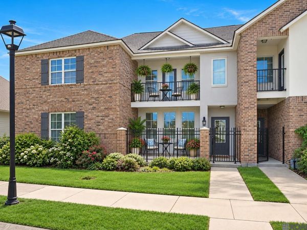 1463 Pelican Club Dr, Unit #V, Baton Rouge, LA 70820