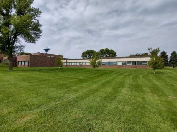 300 3rd Avenue SE, Fairfax, MN 55332