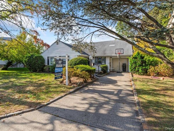 369 Island Avenue , Woodmere, NY 11598