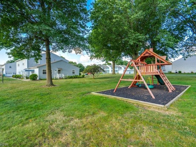 2538 Royal County Down , Unit Apt A, Uniontown, OH 44685 Photo 19