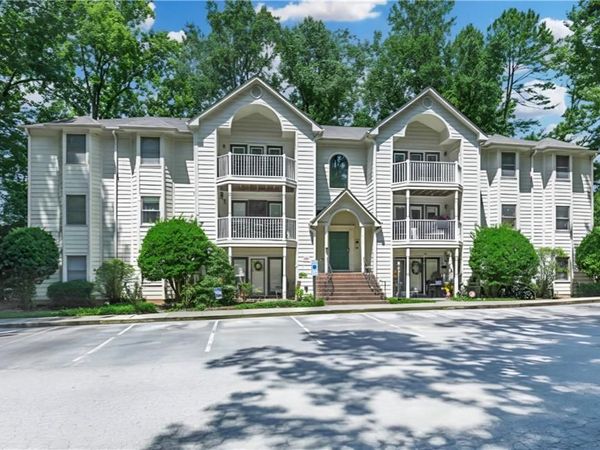 5934 W Friendly Avenue, Unit K, Greensboro, NC 27410