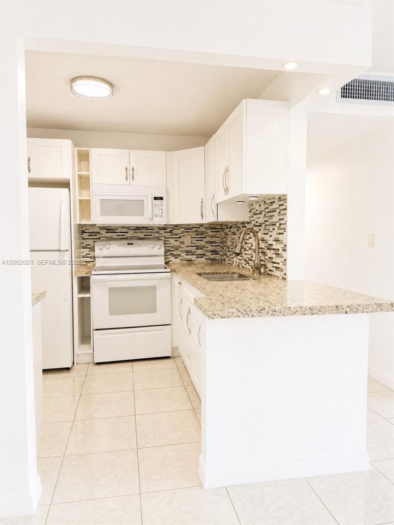 6095 W 18th Ave , Unit S216, Hialeah, FL 33012 Photo