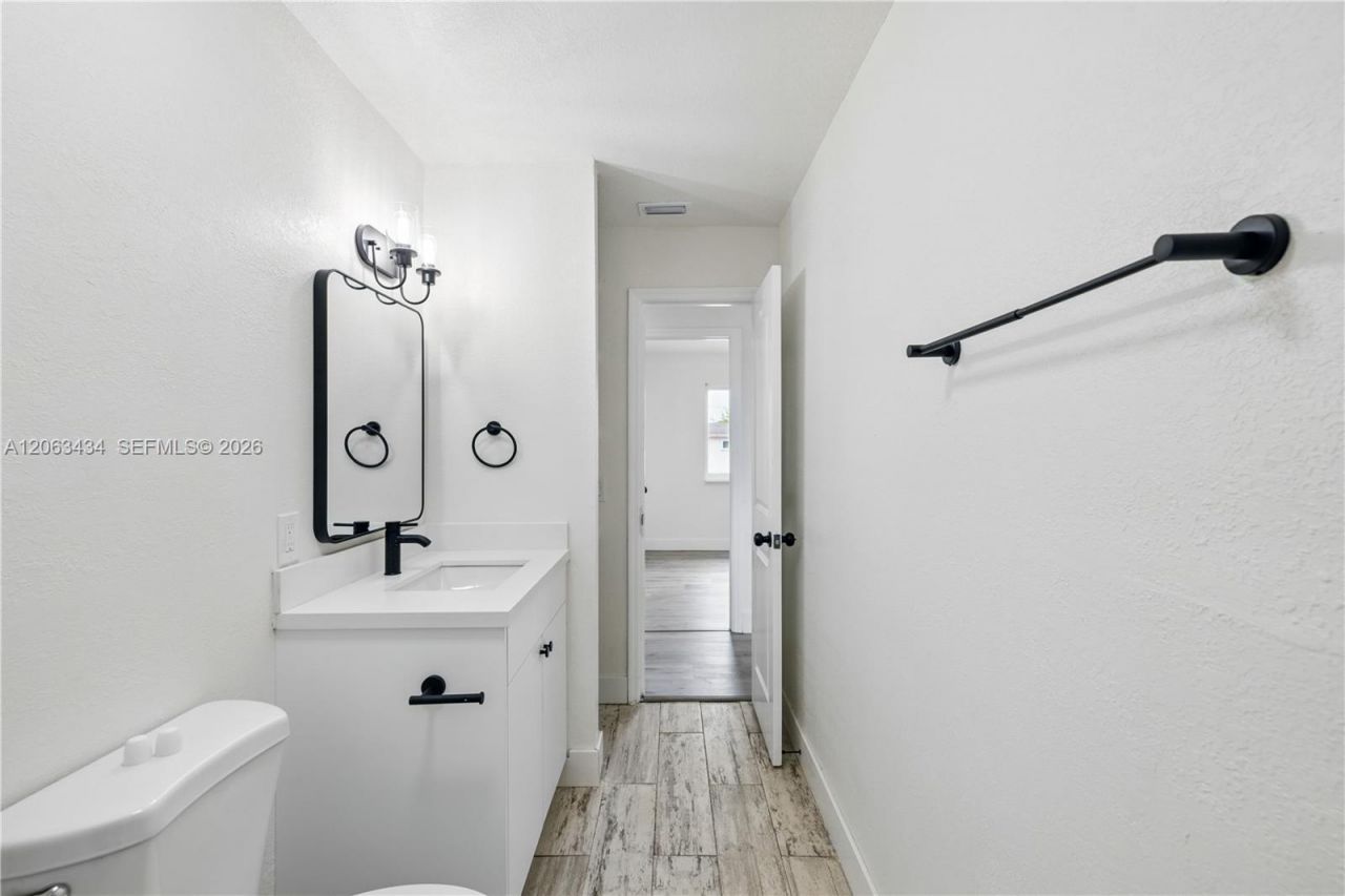 1867 NW 8th Ave, Homestead, FL 33030 Photo