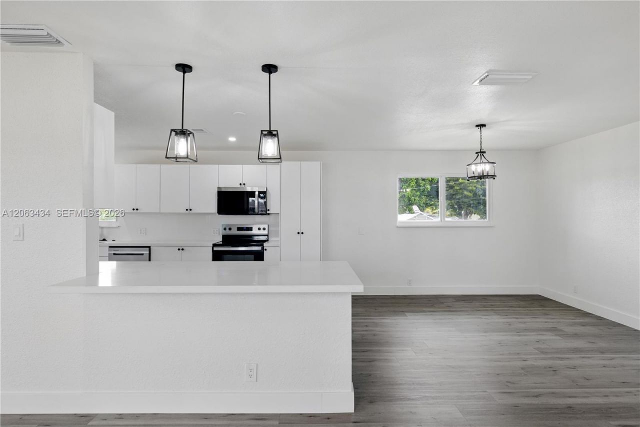 1867 NW 8th Ave, Homestead, FL 33030 Photo