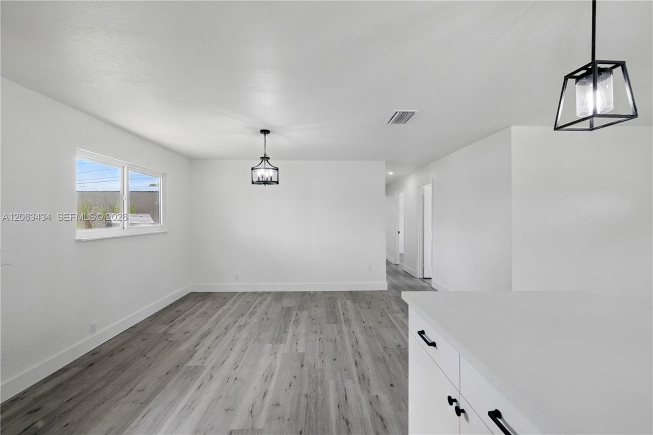 1867 NW 8th Ave, Homestead, FL 33030 Photo