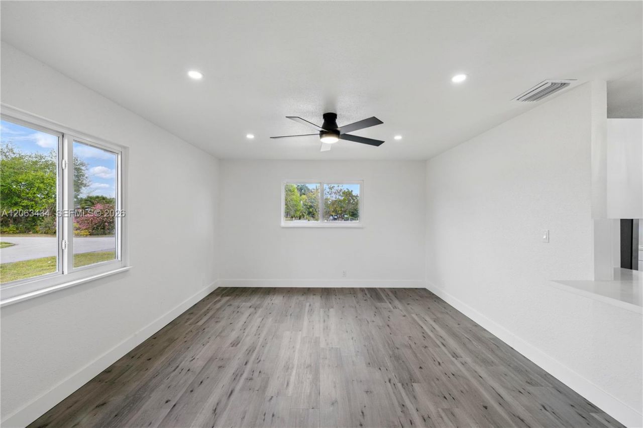 1867 NW 8th Ave, Homestead, FL 33030 Photo