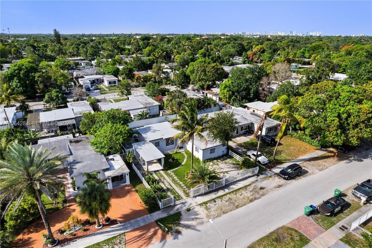 315 NW 106th St, Miami, FL 33150 Photo