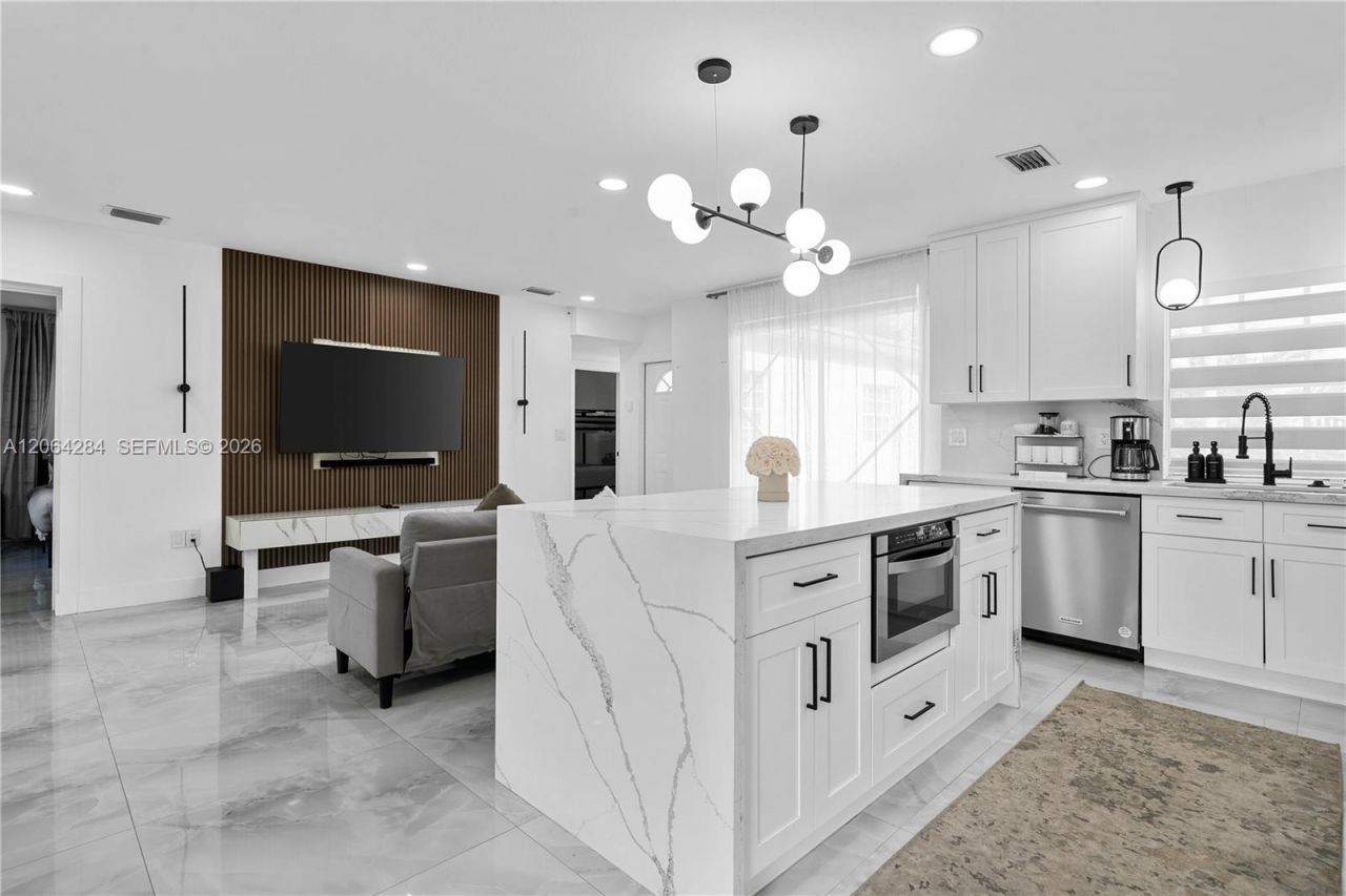 315 NW 106th St, Miami, FL 33150 Photo