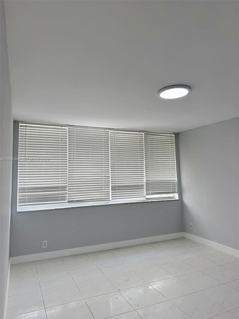 1817 S Ocean Dr, Unit 824, Hallandale Beach, FL 33009 Photo