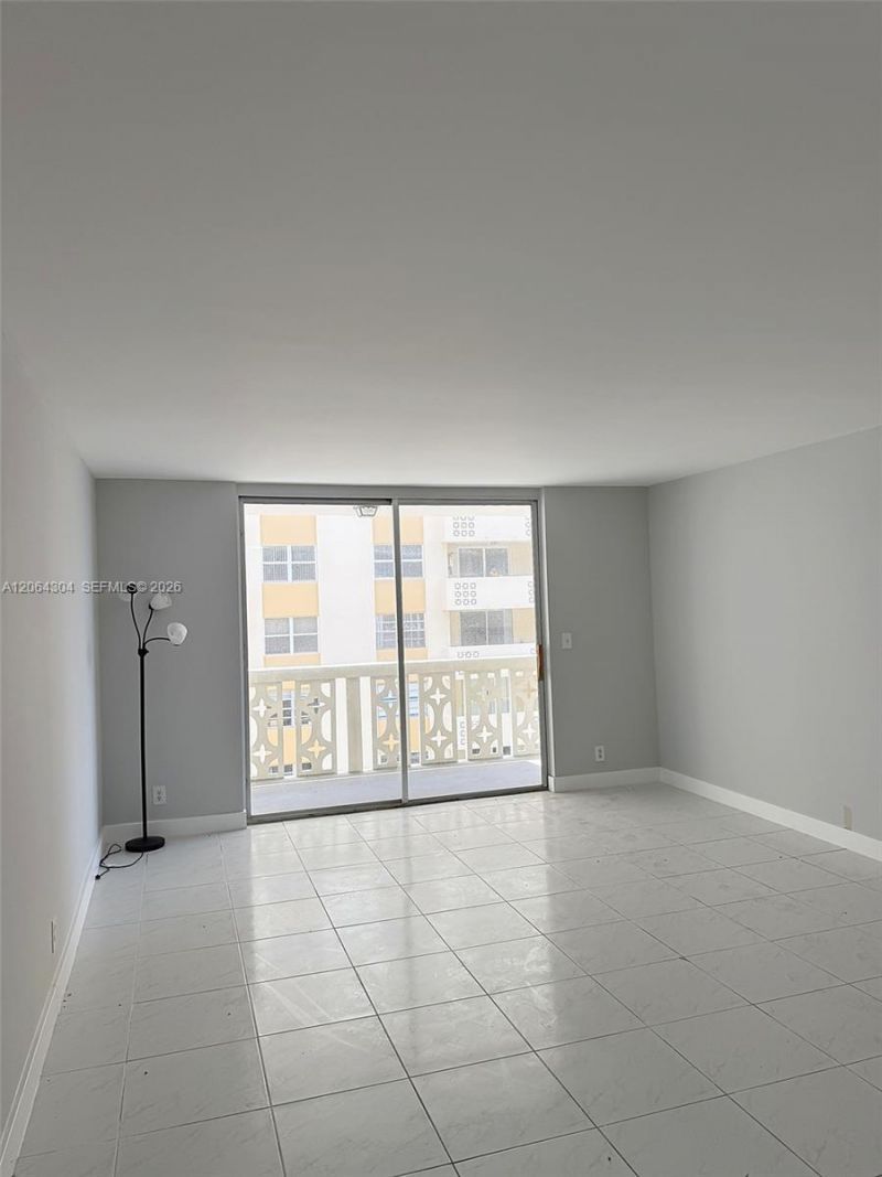 1817 S Ocean Dr, Unit 824, Hallandale Beach, FL 33009 Photo
