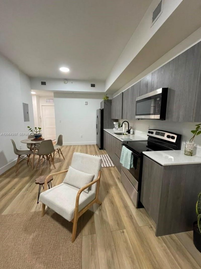 1534 NW 1st St, Unit 204, Miami, FL 33125 Photo