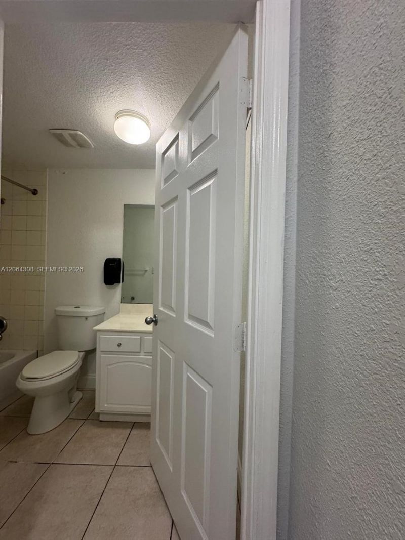 4271 NW 5th St , Unit 130, Plantation, FL 33317 Photo
