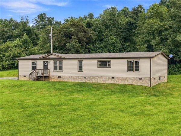 261 Sunrise View, Sneedville, TN 37869