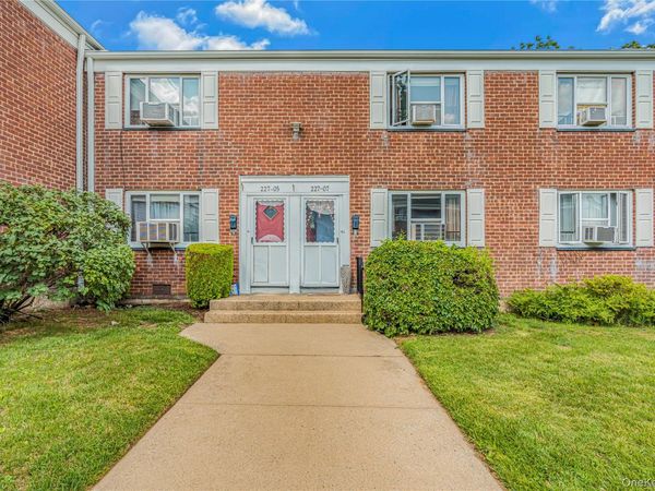 227-07 Hillside Avenue , Unit 516, Queens Village, NY 11427