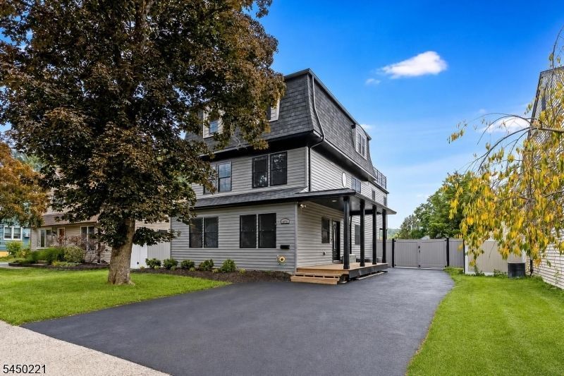 1074 Colfax Ave, Pompton Lakes, NJ 07442 Main Photo