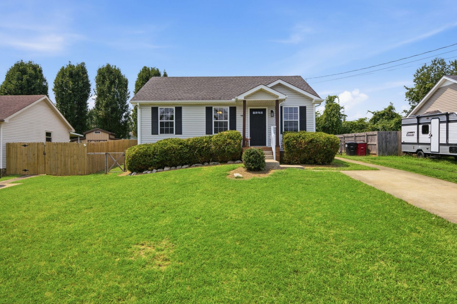 140 Monarch Ln, Clarksville, TN 37042 Main Photo