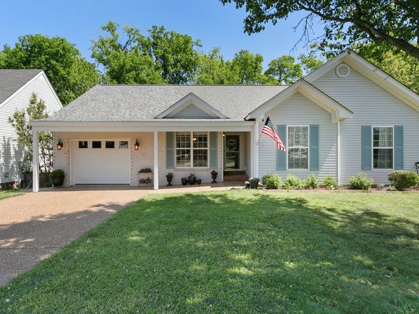 1129 McDonough Cir, Thompsons Station, TN 37179