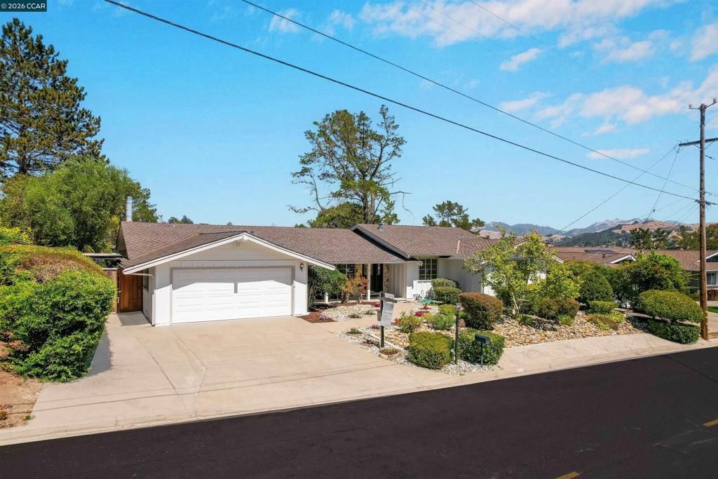 61 Sullivan Dr, Moraga, CA 94556 Main Photo