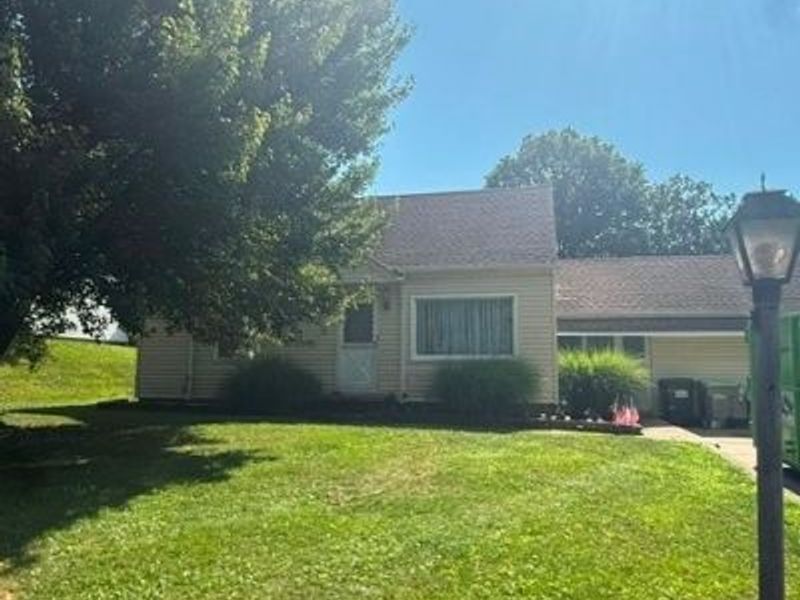 184 Perry Drive NW, Canton, OH 44708 Photo 1