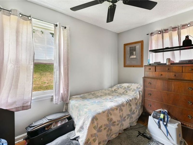 184 Perry Drive NW, Canton, OH 44708 Photo 6