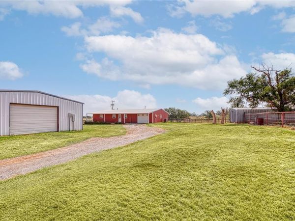12788 N Highway 44 Highway, Sentinel, OK 73664