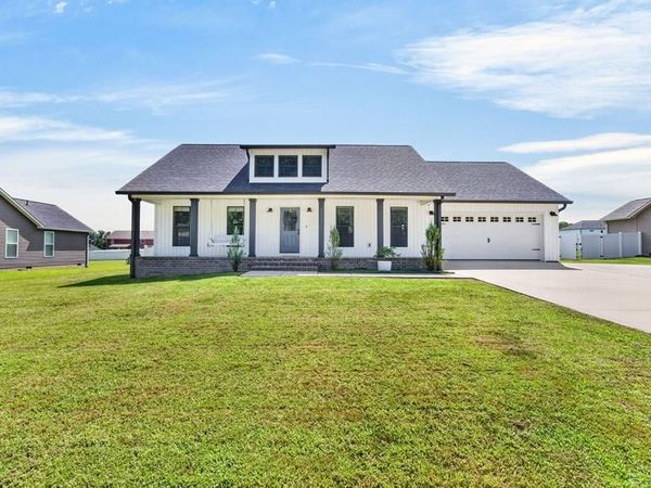 6715 Parwood Drive, Baxter, TN 38544