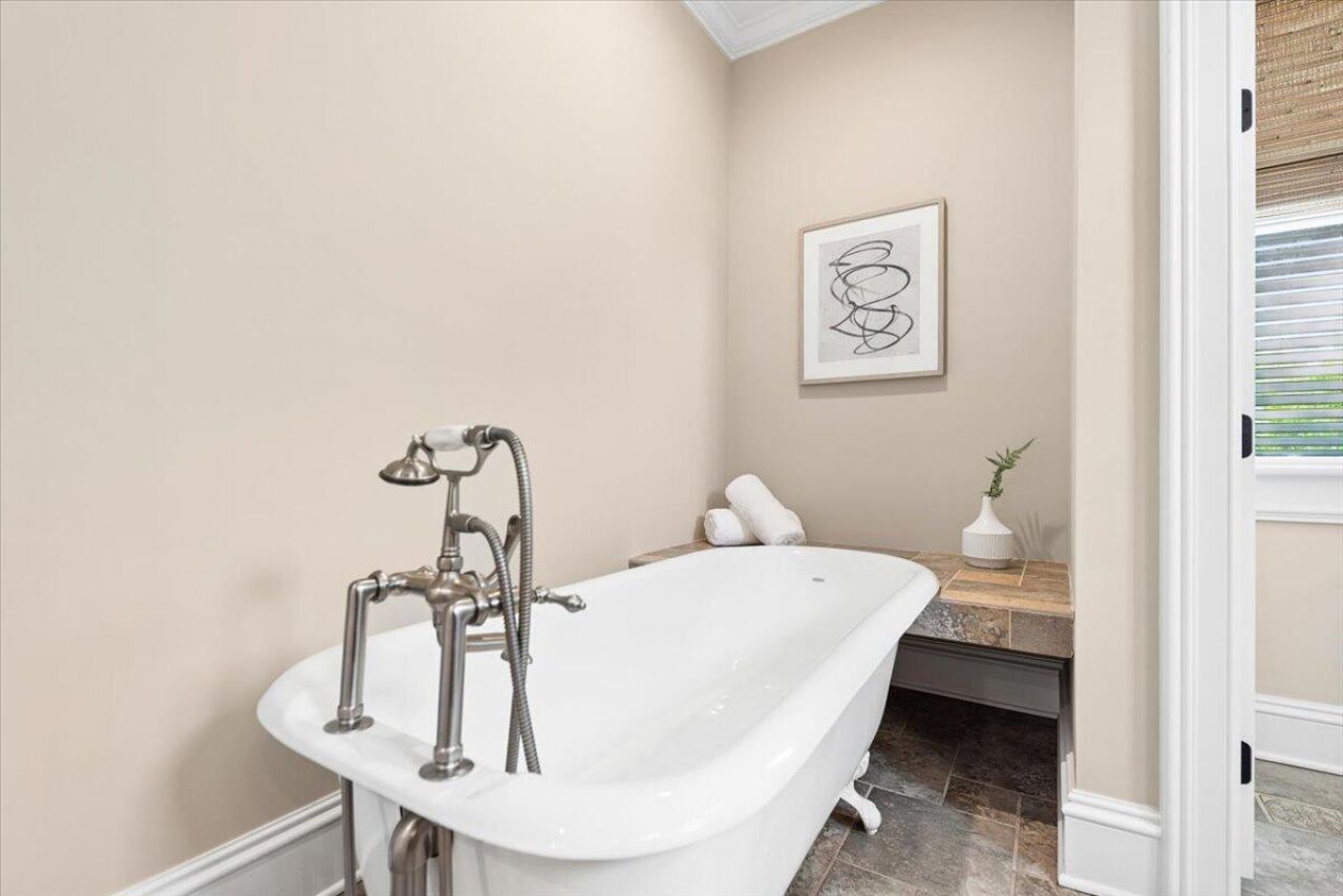 2850 Ion Avenue Photo 52