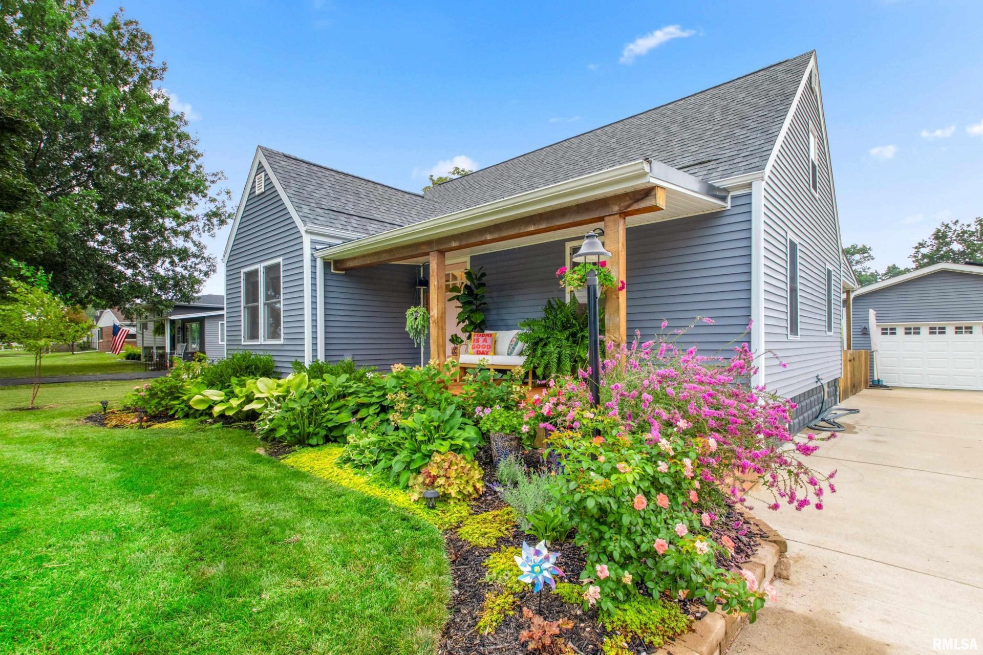 150 N Park Drive, Canton, IL 61520 Main Photo