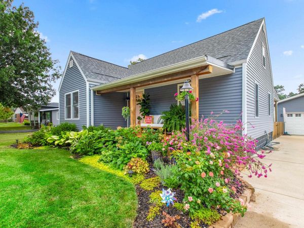 150 N PARK Drive, Canton, IL 61520