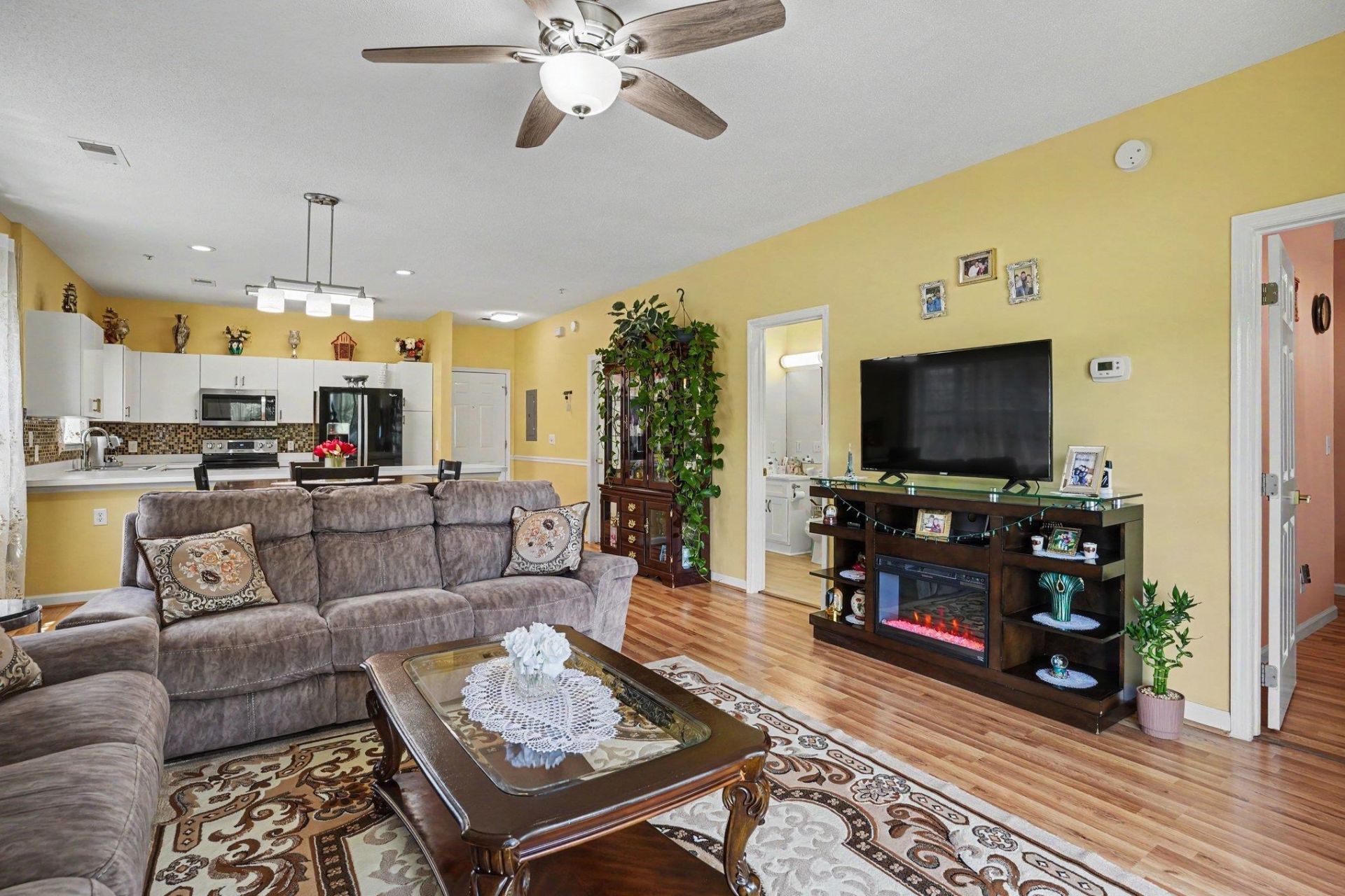 3951 Gladiola Ct. Photo 8