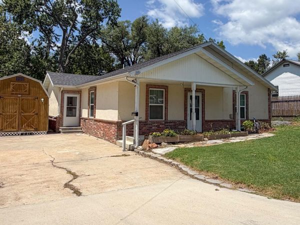 1107 Julia Street , Mountain Grove, MO 65711