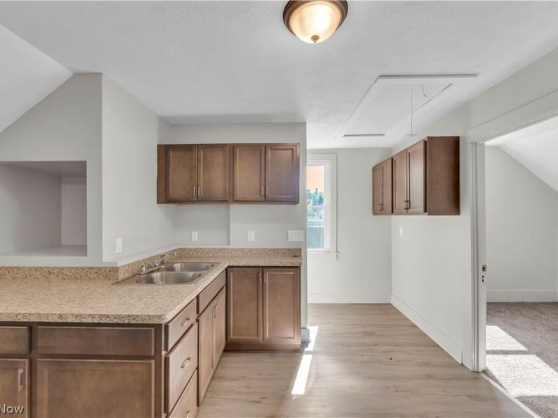 3187 W 44th Street , Unit 2/UP, Cleveland, OH 44109 Photo 6