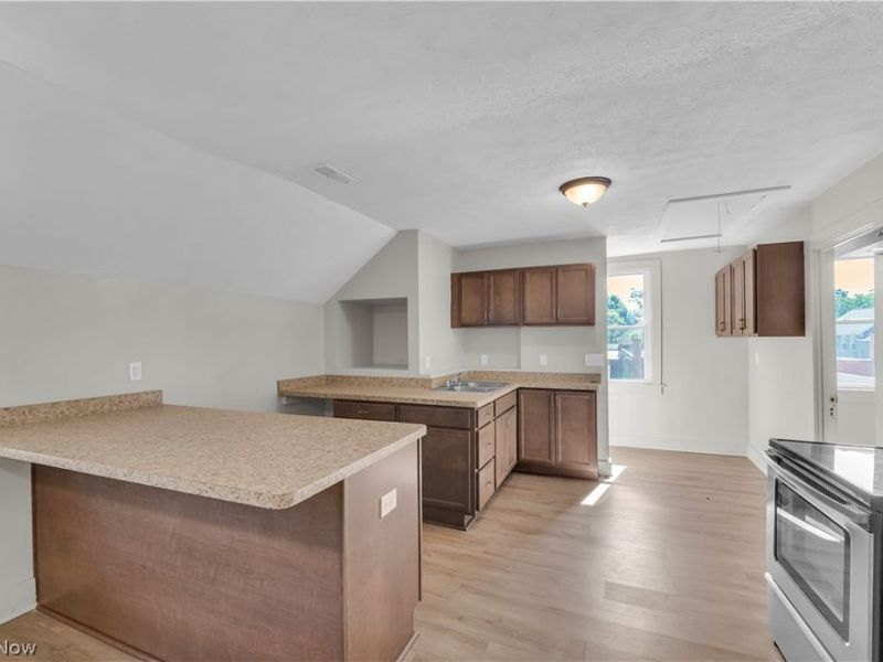 3187 W 44th Street , Unit 2/UP, Cleveland, OH 44109 Photo 9